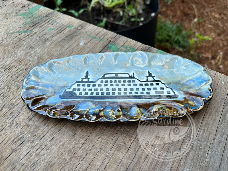 Scalloped Oval Stoneware Ferry Boat Dish B