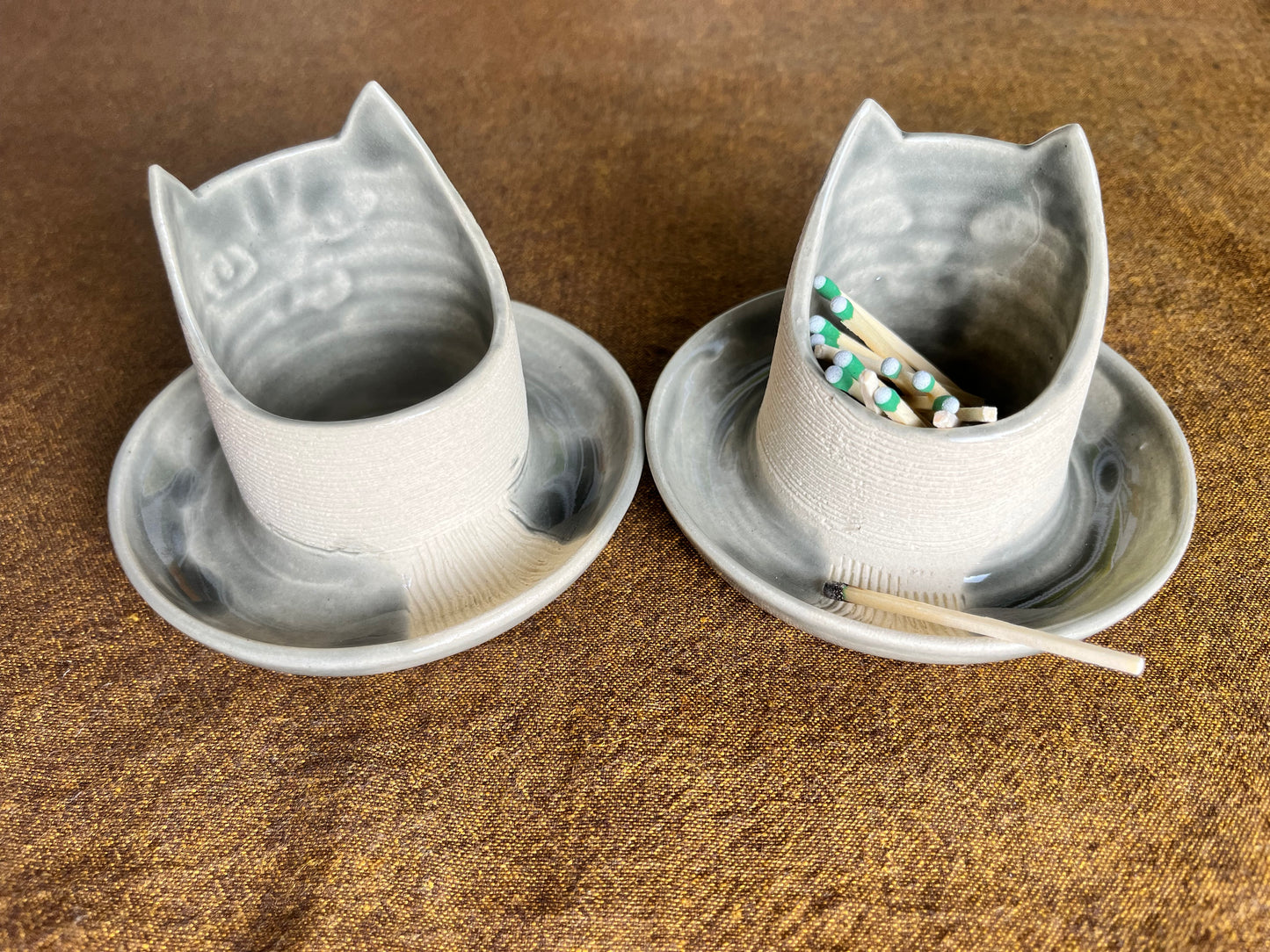 Grey tabby cat stoneware matchstriker B