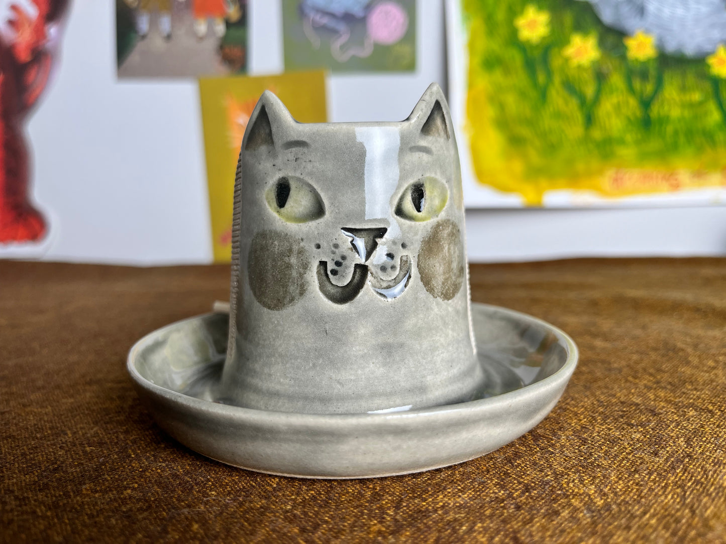 Grey tabby cat stoneware matchstriker B