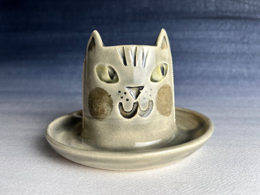 Grey tabby cat stoneware matchstriker A