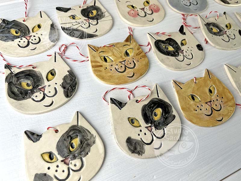 Studio Sardine Side-eye Cat Face Tree Ornaments