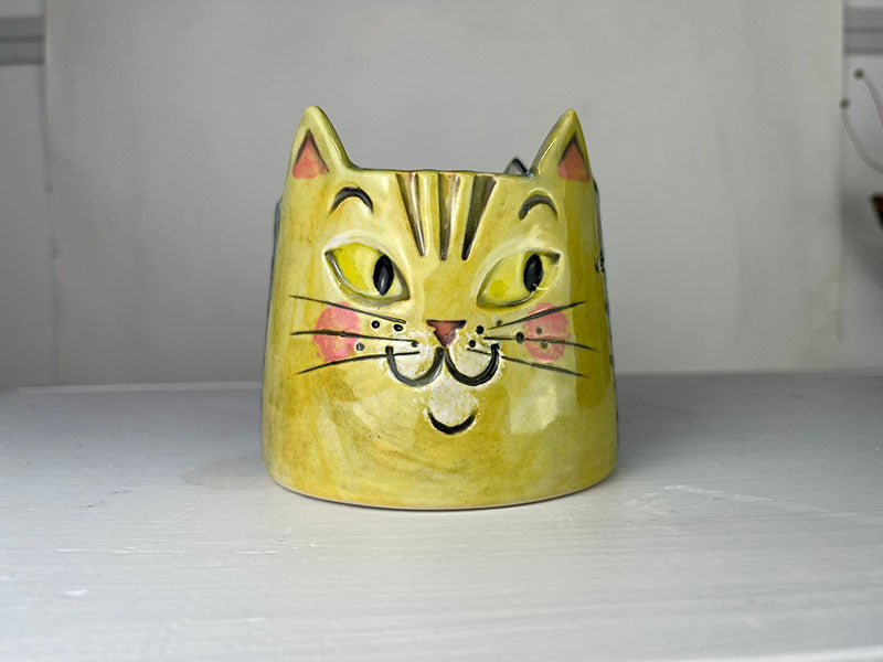 Porcelain Cat Brush Cup B