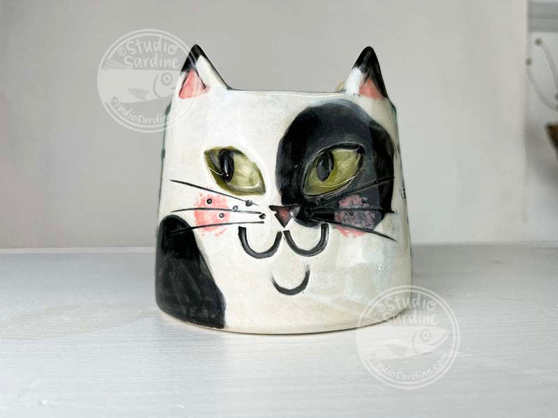 Studio Sardine Porcelain Cat Brush Cup B
