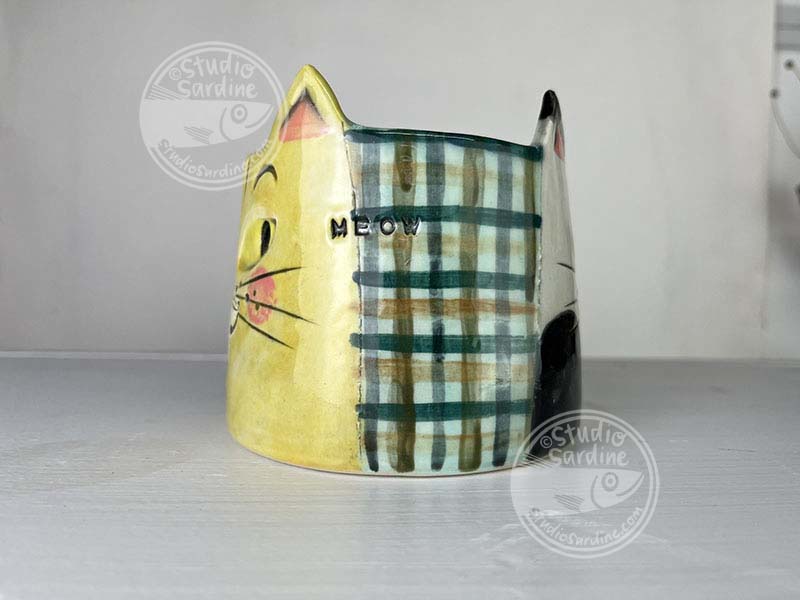 Studio Sardine Porcelain Cat Brush Cup B