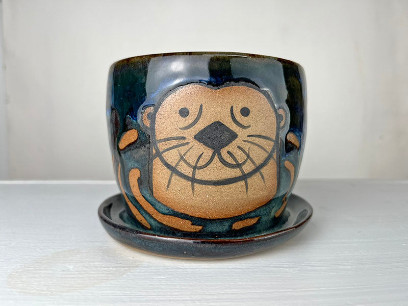 Stoneware Otter Planter B