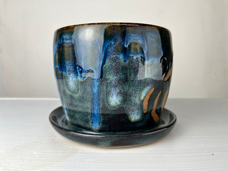 Stoneware Otter Planter B