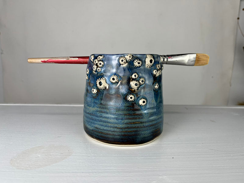 Porcelain Barnacle Brush Cup