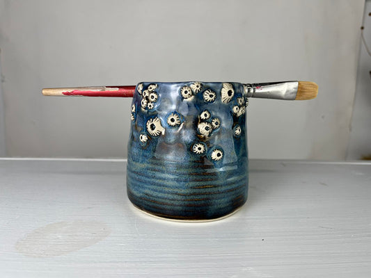 Porcelain Barnacle Brush Cup