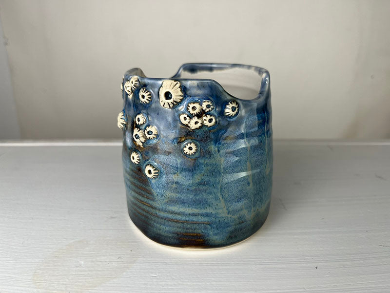 Porcelain Barnacle Brush Cup