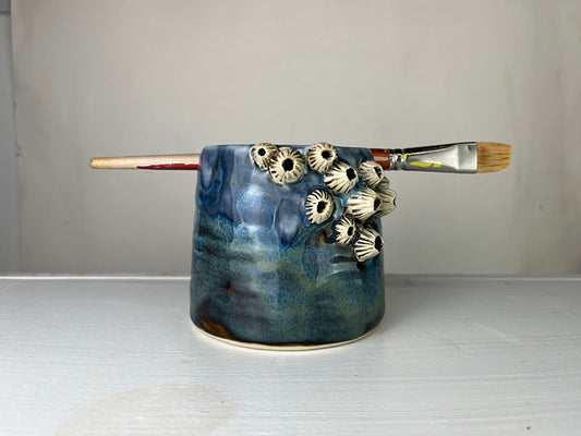 Porcelain Barnacle Brush Cup B