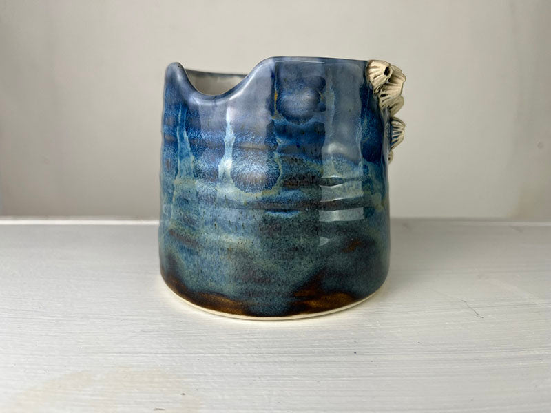 Porcelain Barnacle Brush Cup B