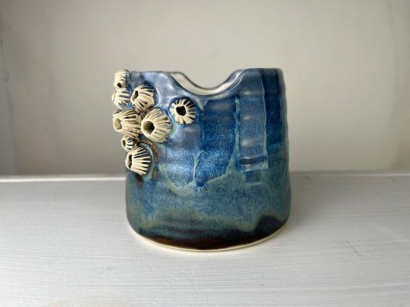 Porcelain Barnacle Brush Cup B