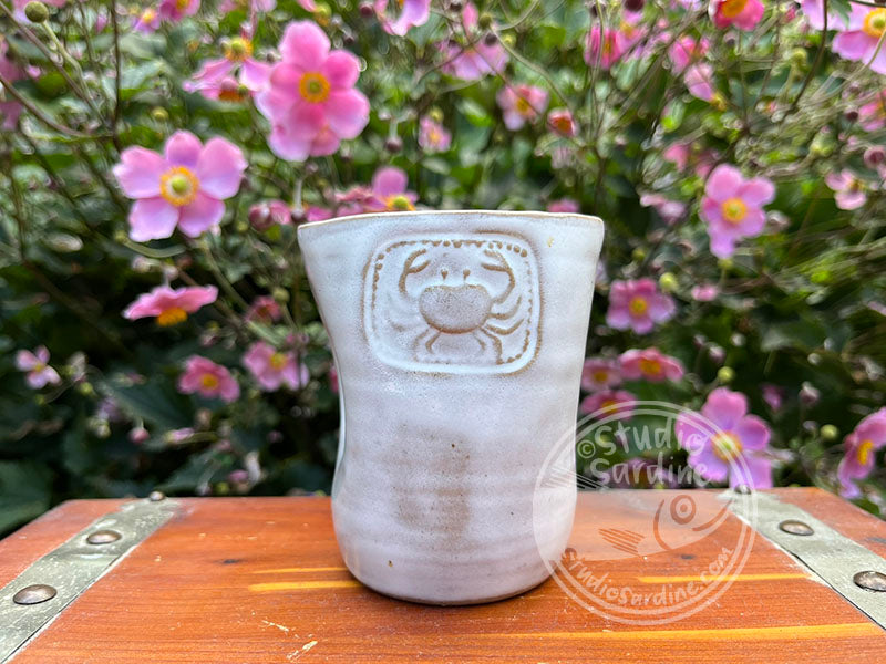 Stamped Crab Stoneware Dimple Tumbler C