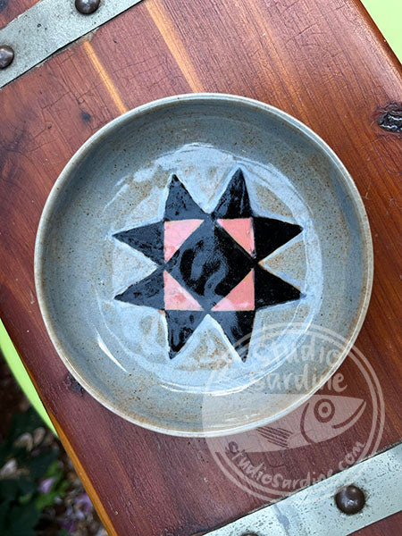 Small Quilt Star Stoneware Dish