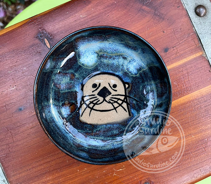 Otter Stoneware Dish A