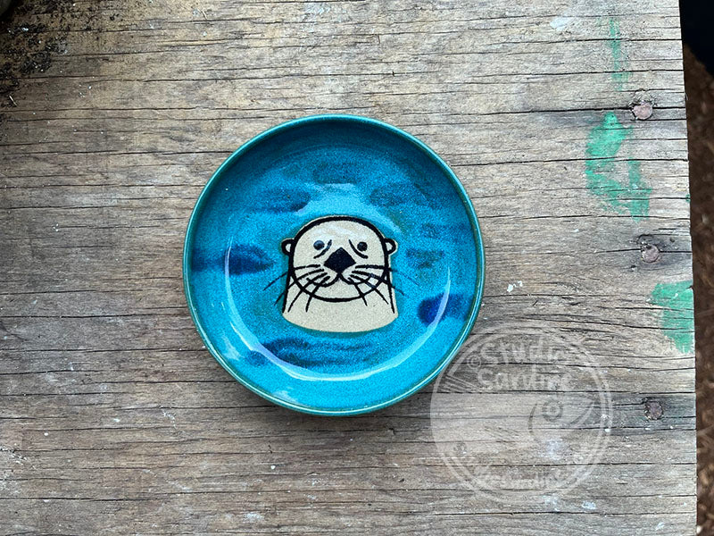 Otter Stoneware Dish B