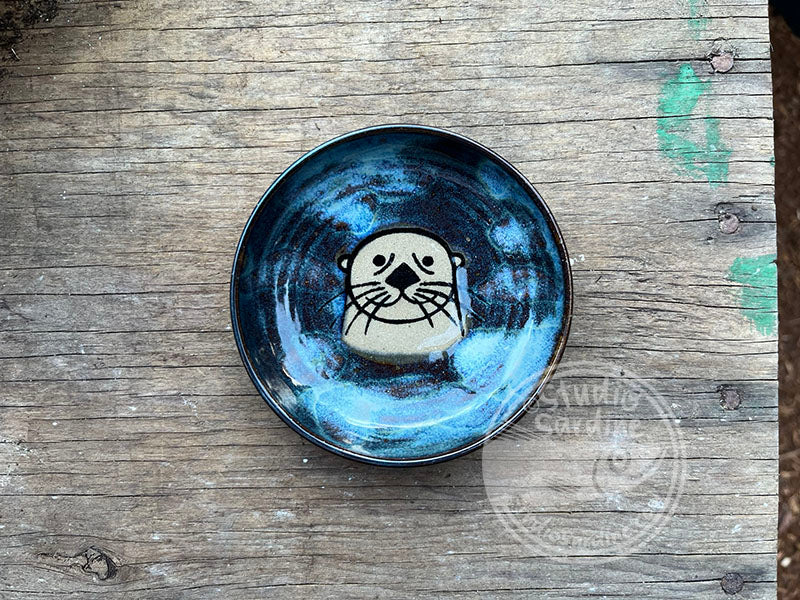Otter Stoneware Dish C