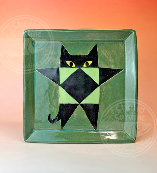 Quilty cat stoneware cookie serving dish