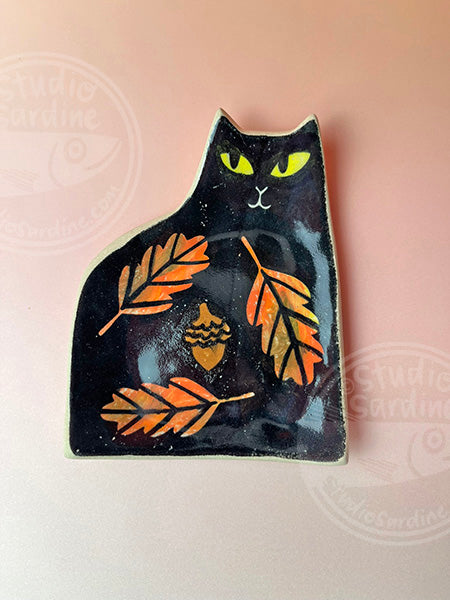 Side-eye kitty cat stoneware trinket dish D