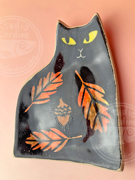 Side-eye kitty cat stoneware trinket dish D