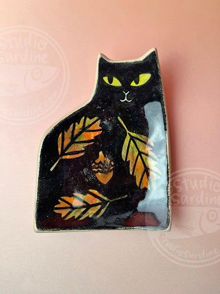 Side-eye kitty cat stoneware trinket dish C