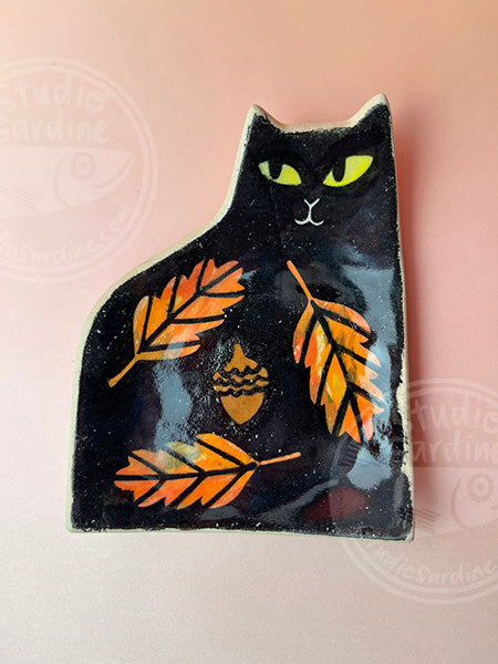 Side-eye kitty cat stoneware trinket dish A