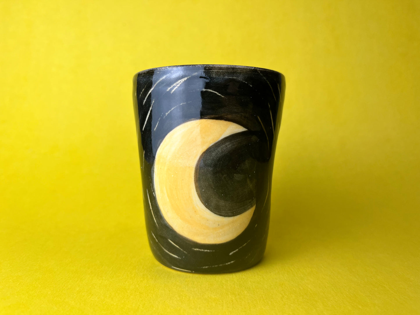 Night Owl tumbler with scalloped eyelashes