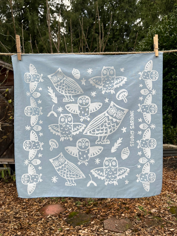 Ceramic owl bandana screenprinted in white on blue