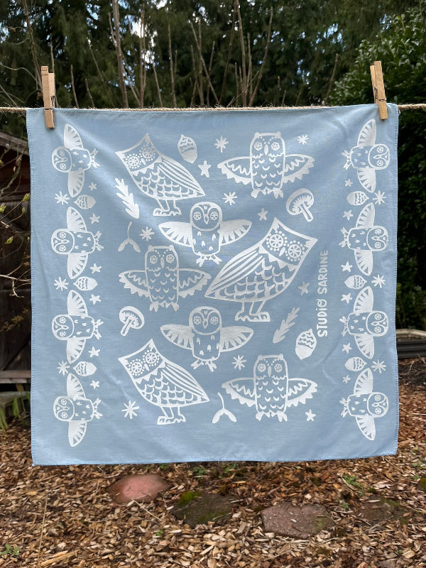 Ceramic owl bandana screenprinted in white on blue