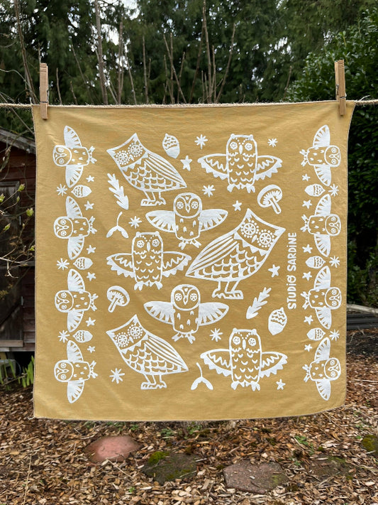 Ceramic owl bandana screenprinted in white on tan
