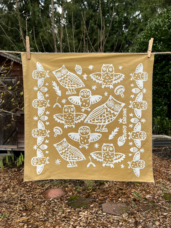 Ceramic owl bandana screenprinted in white on tan