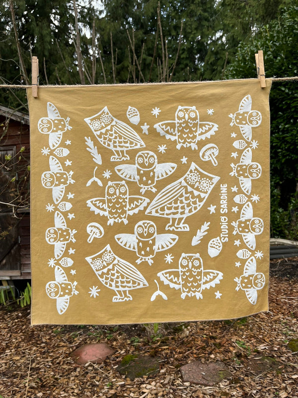 Ceramic owl bandana screenprinted in white on tan