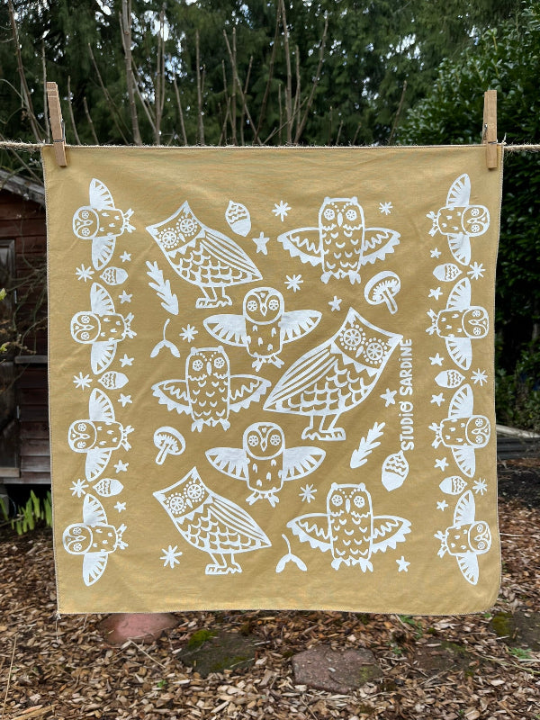 Ceramic owl bandana screenprinted in white on tan