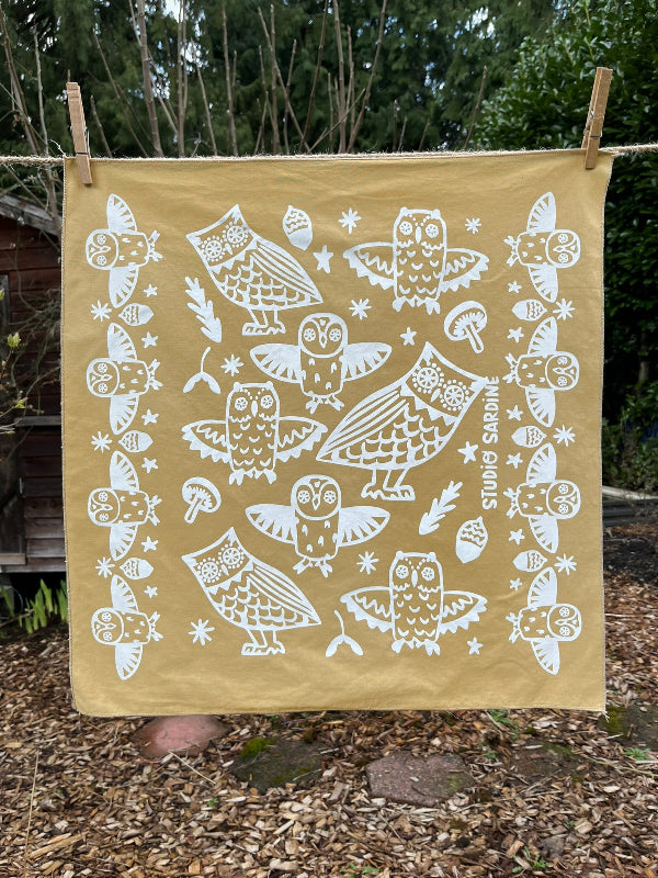 Ceramic owl bandana screenprinted in white on tan
