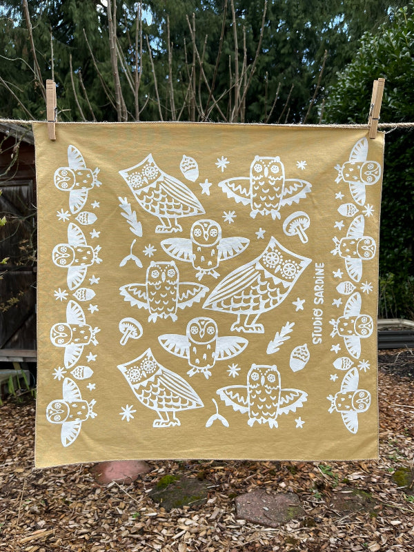 Ceramic owl bandana screenprinted in white on tan